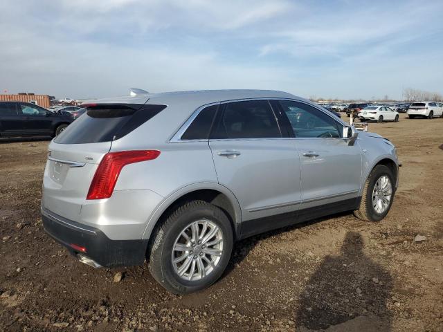  CADILLAC XT5 2018 Srebrny