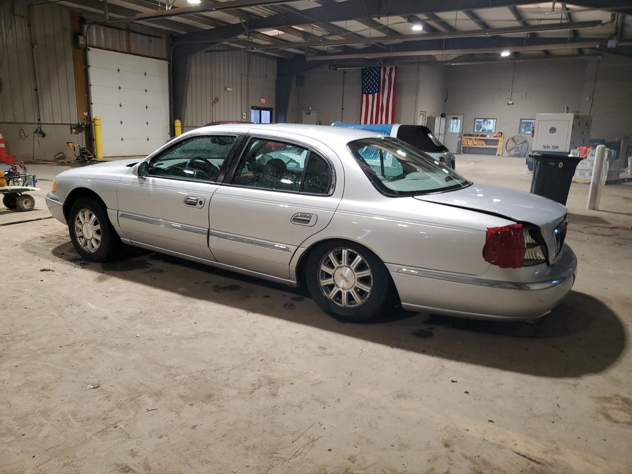 2001 Lincoln Continental - Image 2