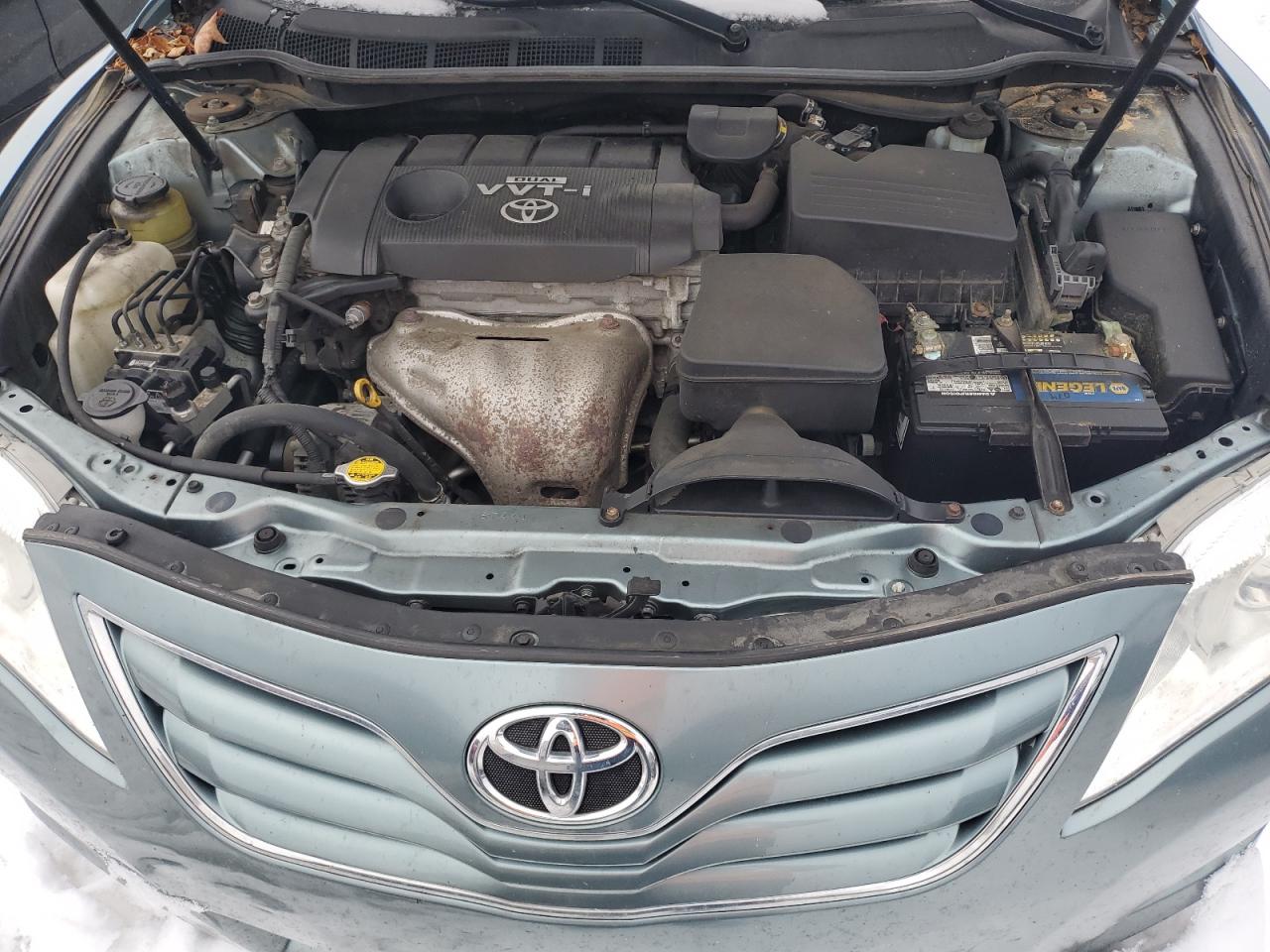 2010 Toyota Camry - Image 11