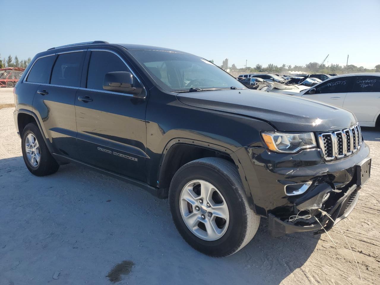 2017 Jeep Grand Cherokee - Image 4