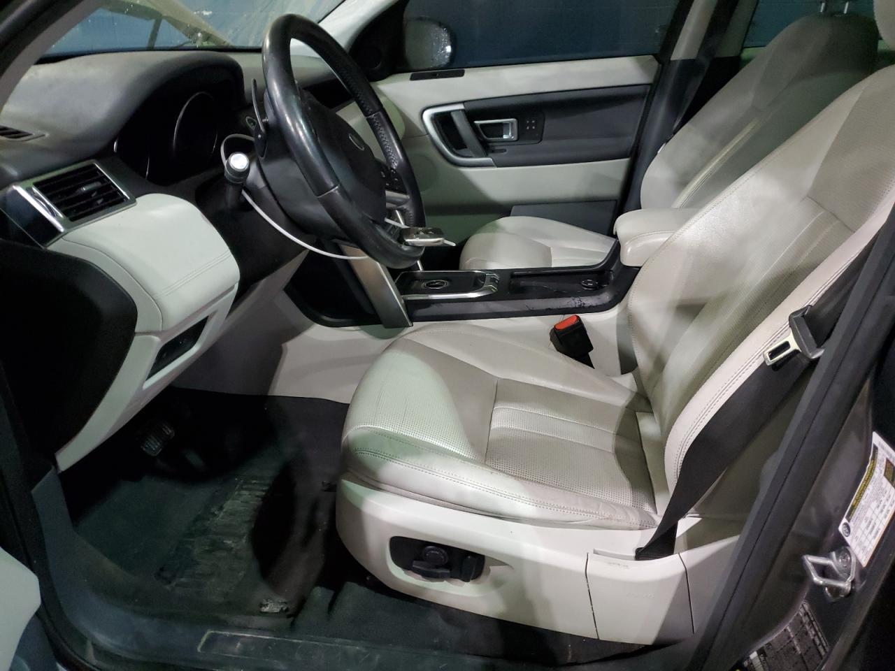 2016 Land Rover Discovery - Image 7