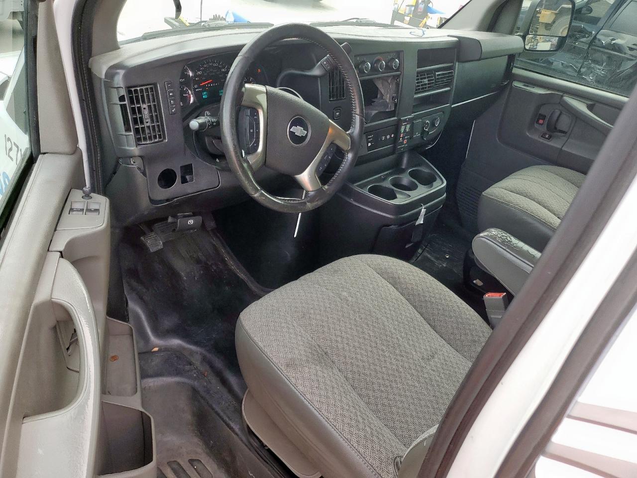 2015 Chevrolet Express - Image 8