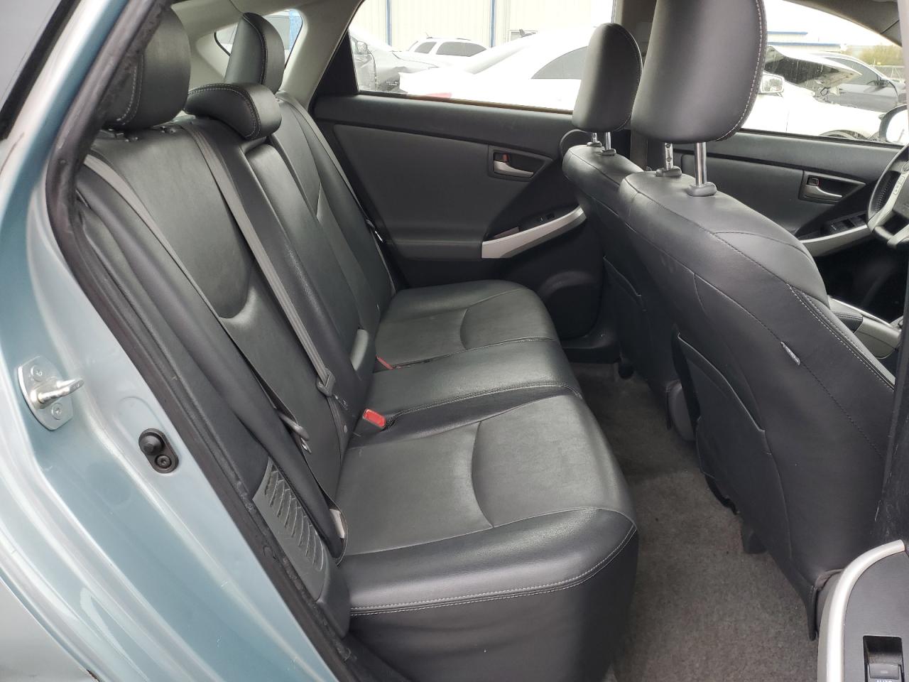 2015 Toyota Prius - Image 10