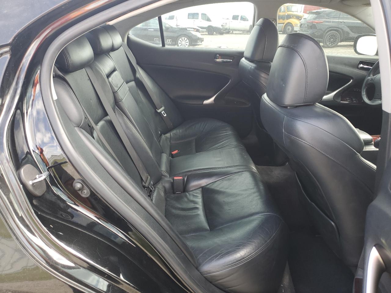 2007 Lexus IS - Image 10