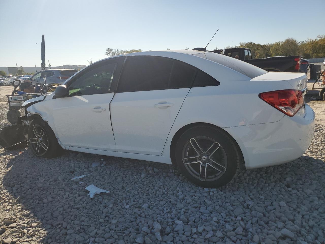 2016 Chevrolet Cruze - Image 2