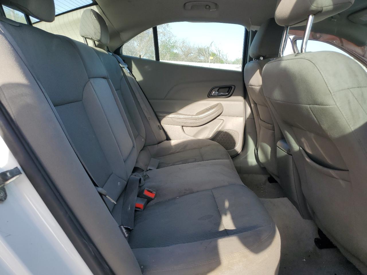 2015 Chevrolet Malibu - Image 10