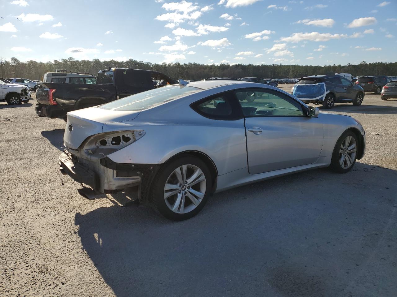 2012 Hyundai Genesis - Image 3