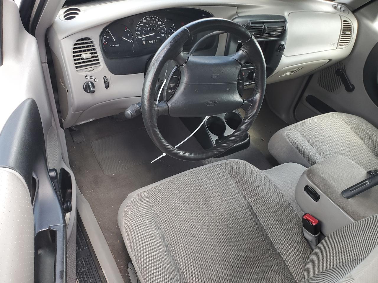 2000 Ford Ranger - Image 8
