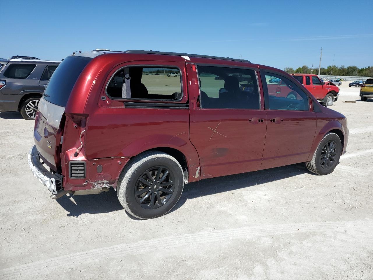 2019 Dodge Caravan - Image 3