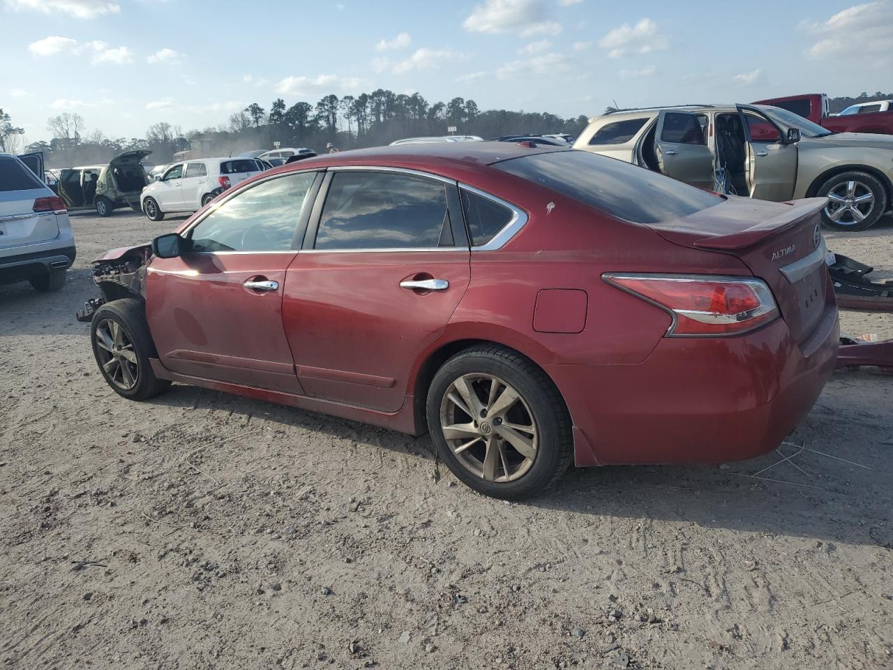 2015 Nissan Altima - Image 2