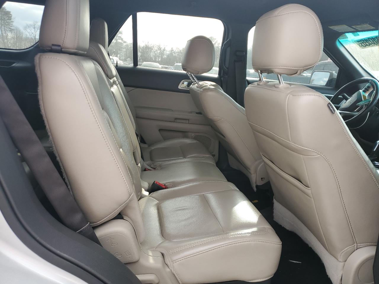 2013 Ford Explorer - Image 11