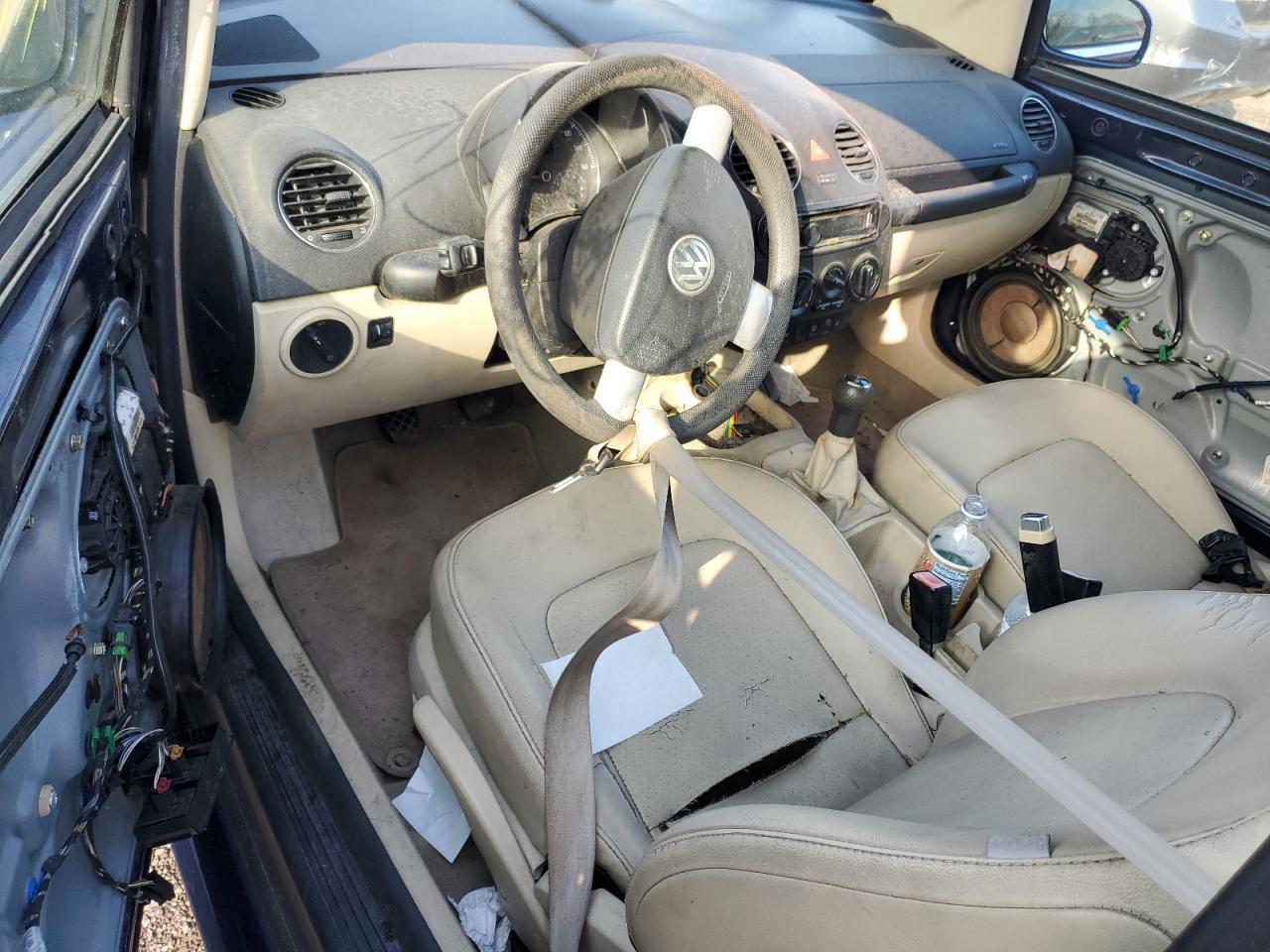 2006 Volkswagen New Beetle Convertible Option Package 1 VIN: 3VWRF31Y76M316171 Lot: 49972665