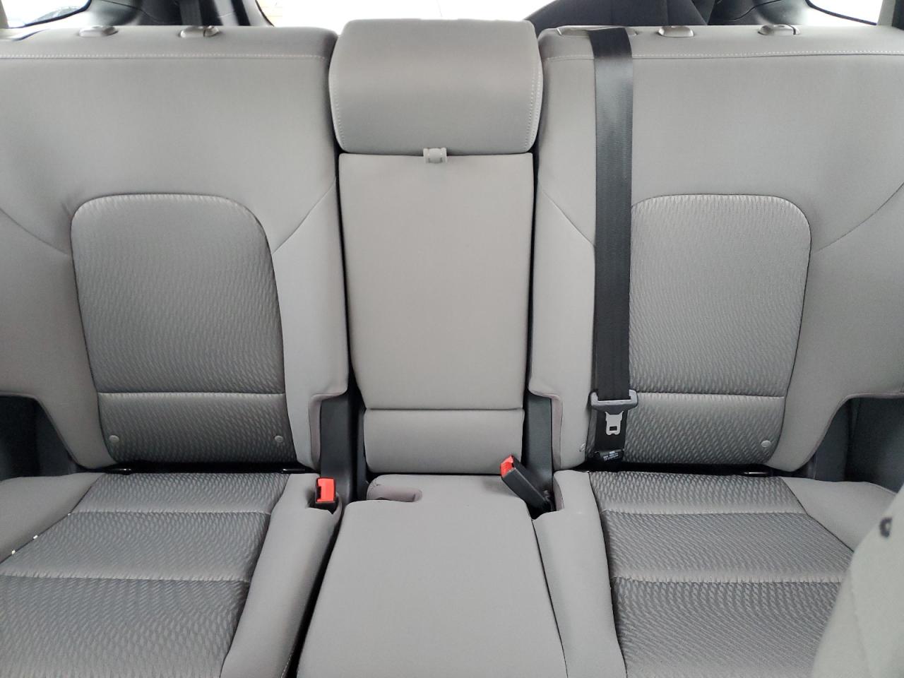 2018 Hyundai Santa Fe - Image 10