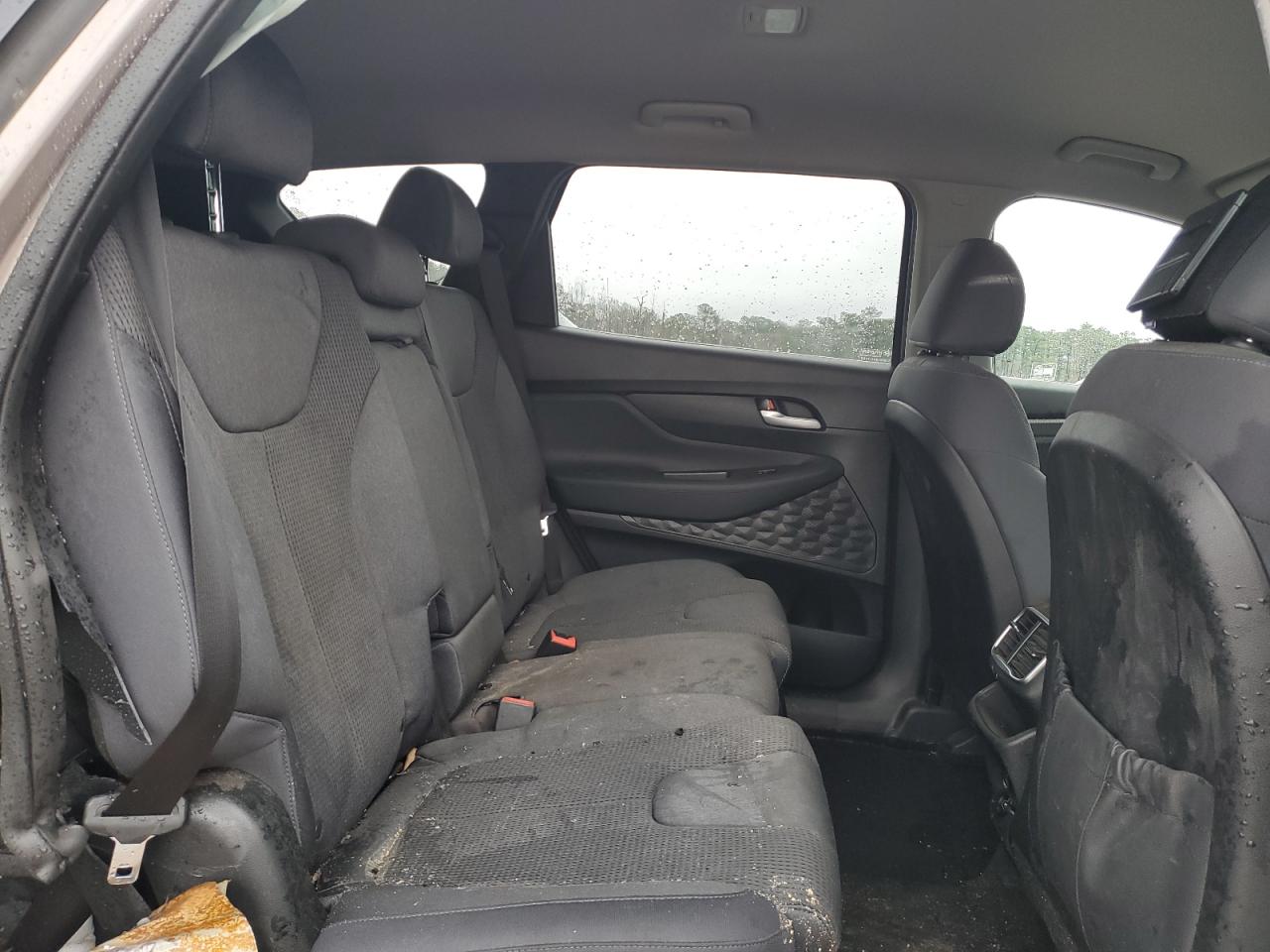 2019 Hyundai Santa Fe - Image 11