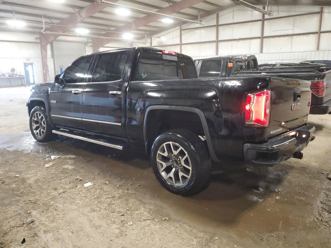 2016 GMC Sierra - Image 2