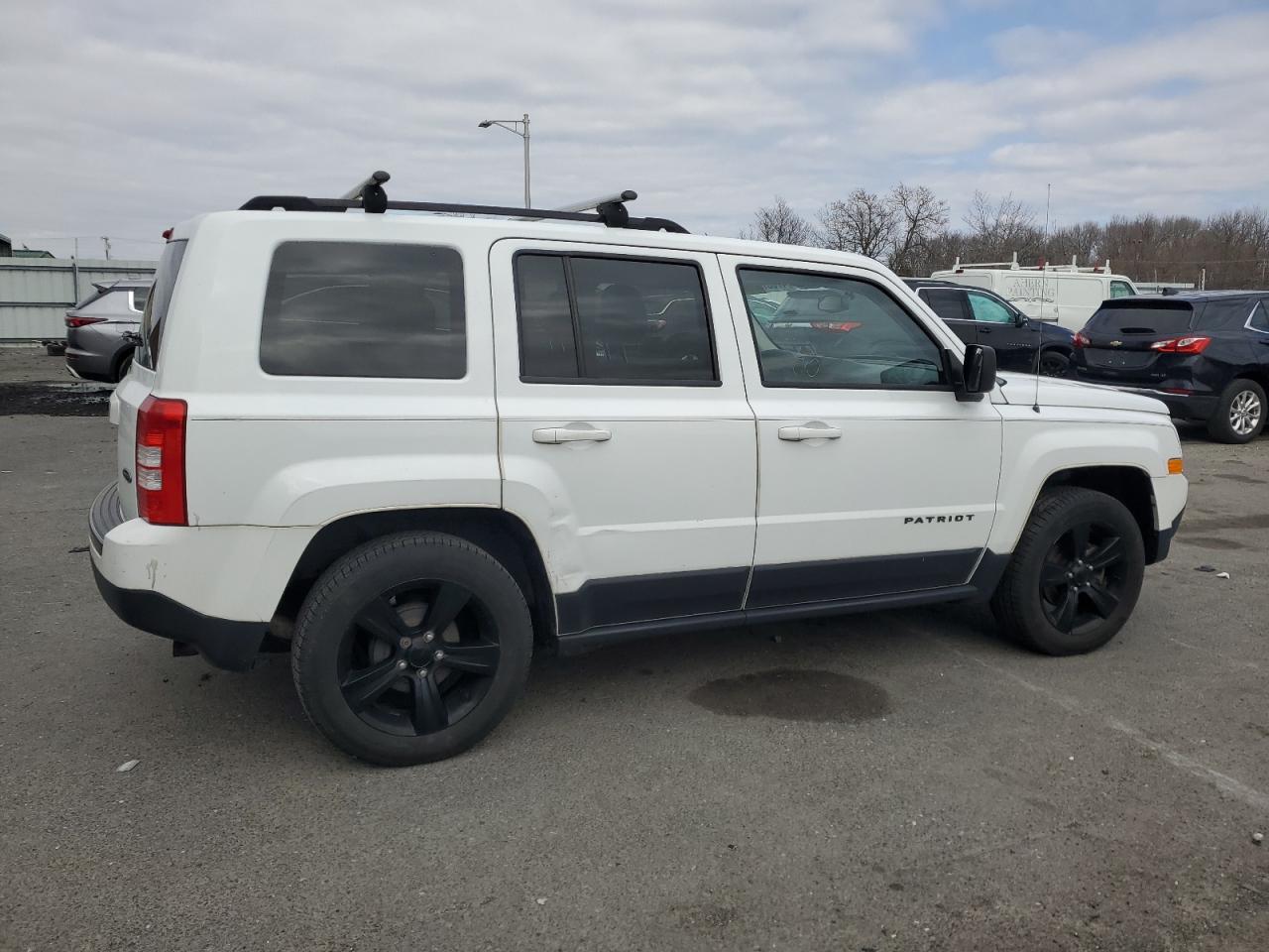 2015 Jeep Liberty (Patriot) - Image 3