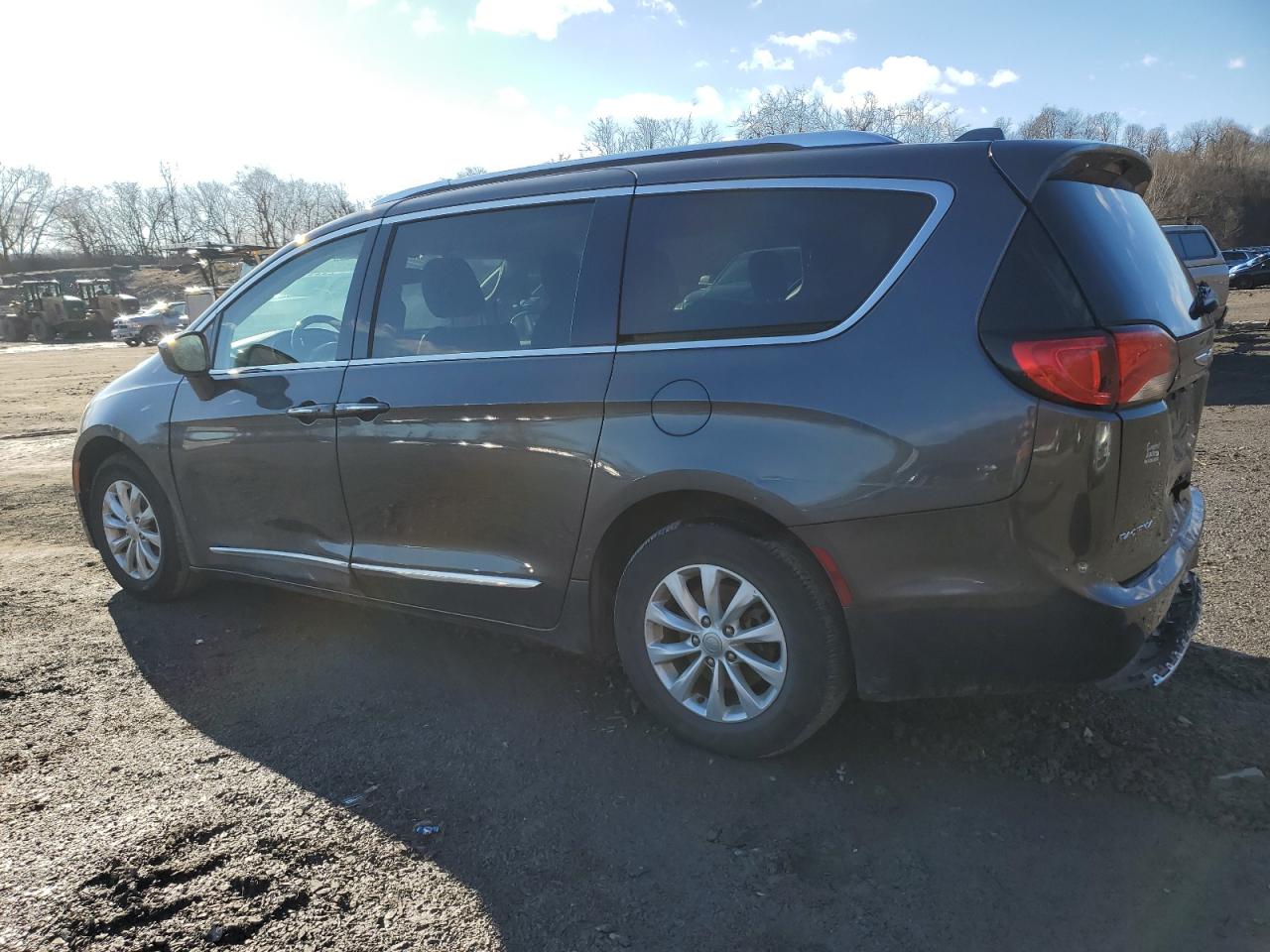 2019 Chrysler Pacifica - Image 2