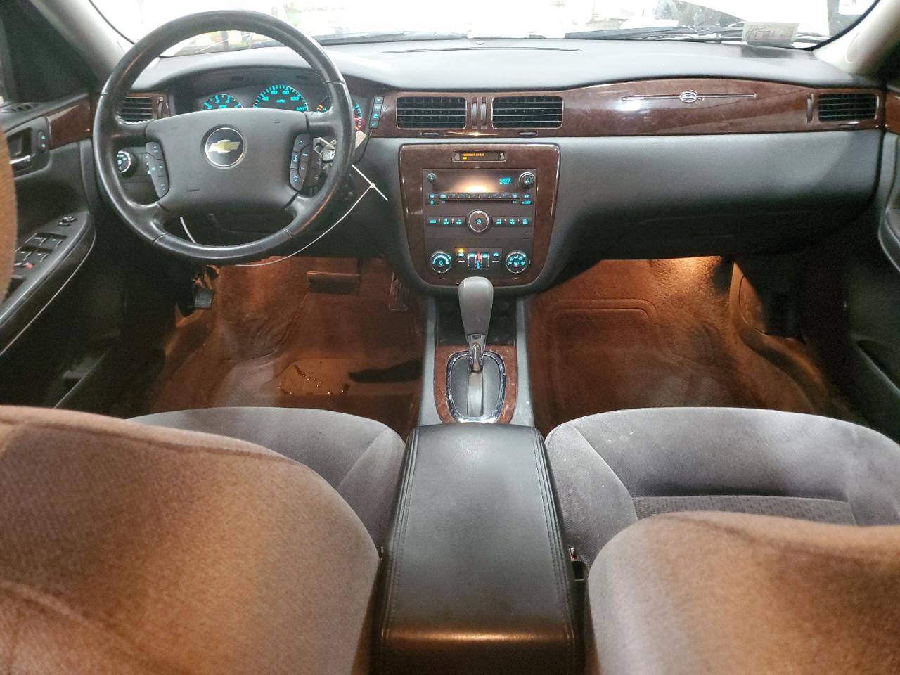 2011 Chevrolet Impala - Image 8