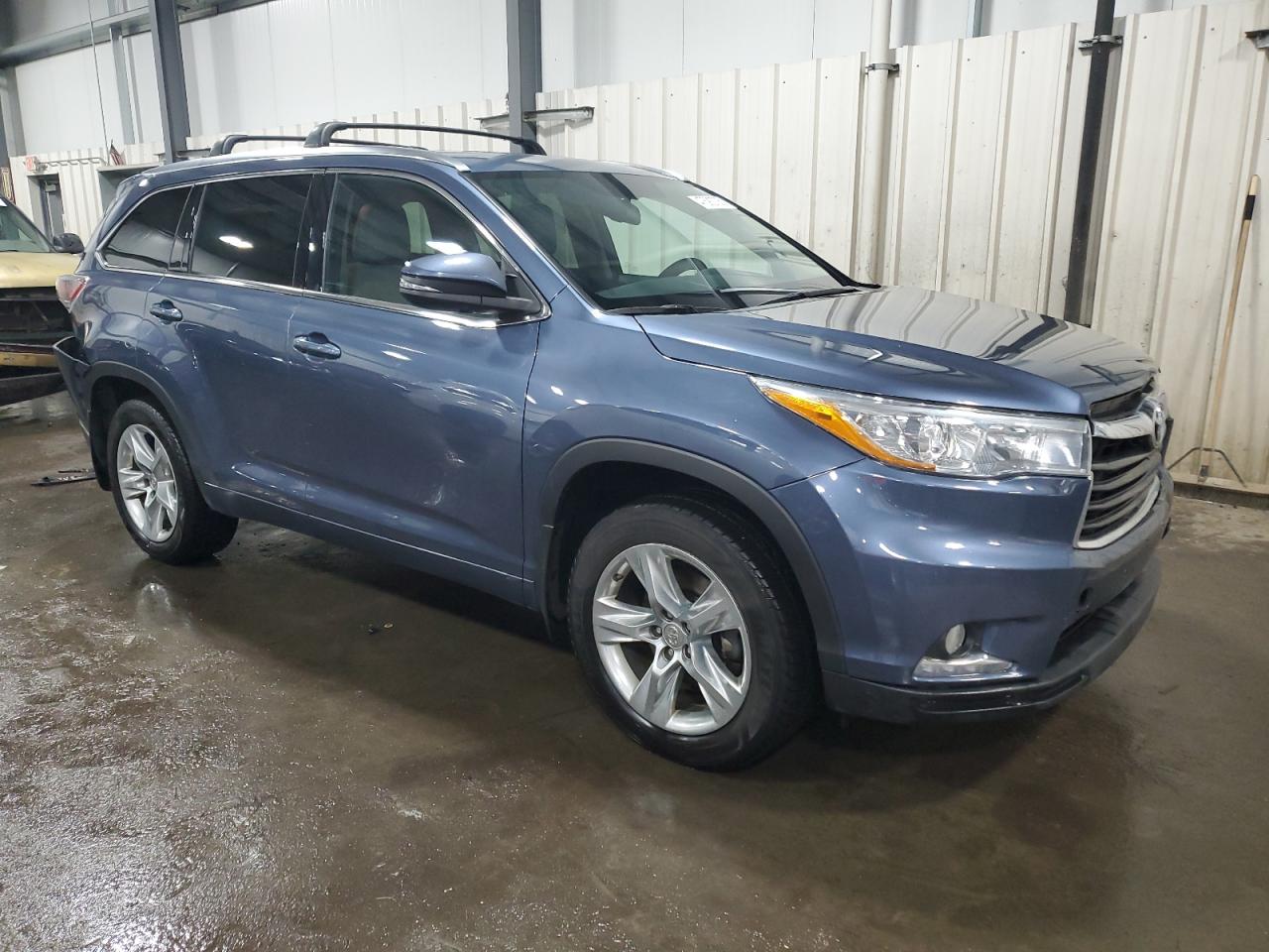 2015 Toyota Highlander - Image 4