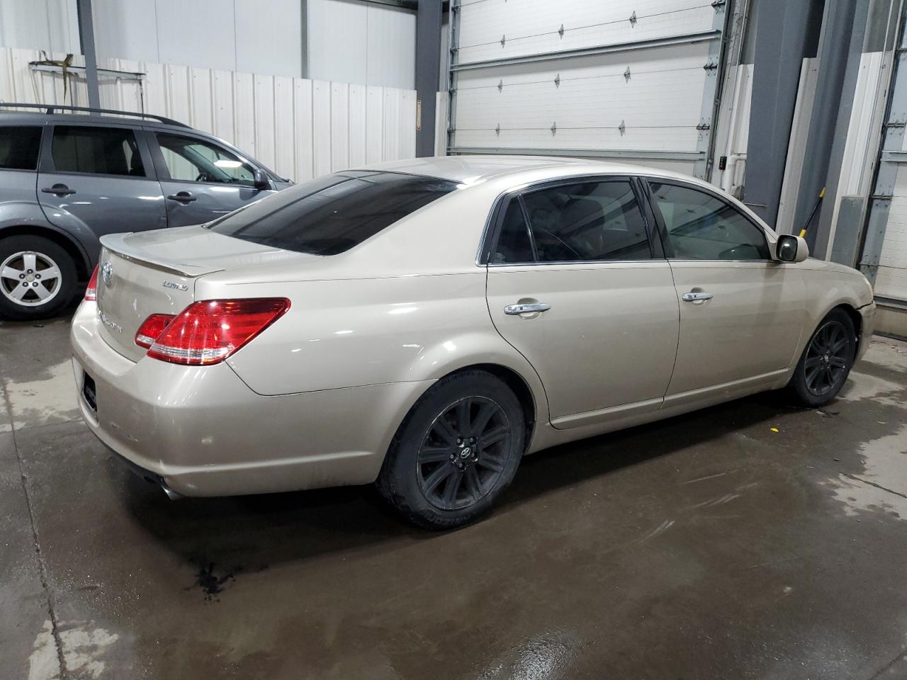 2007 Toyota Avalon - Image 3