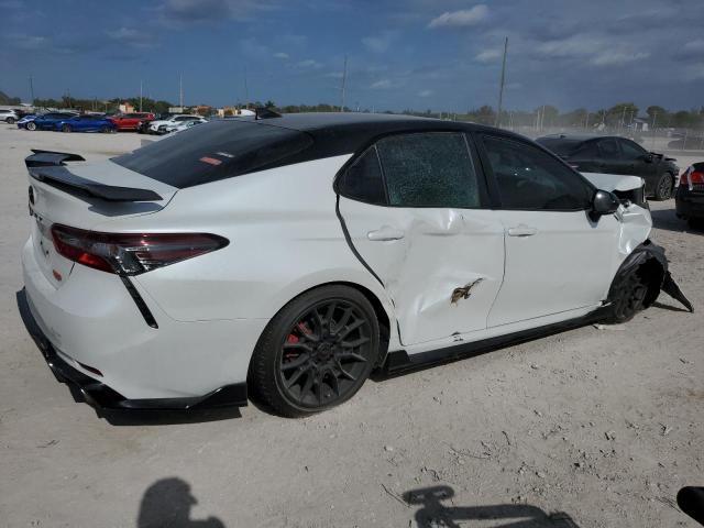  TOYOTA CAMRY 2022 Белый