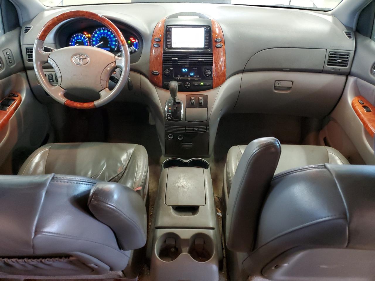 2008 Toyota Sienna - Image 8