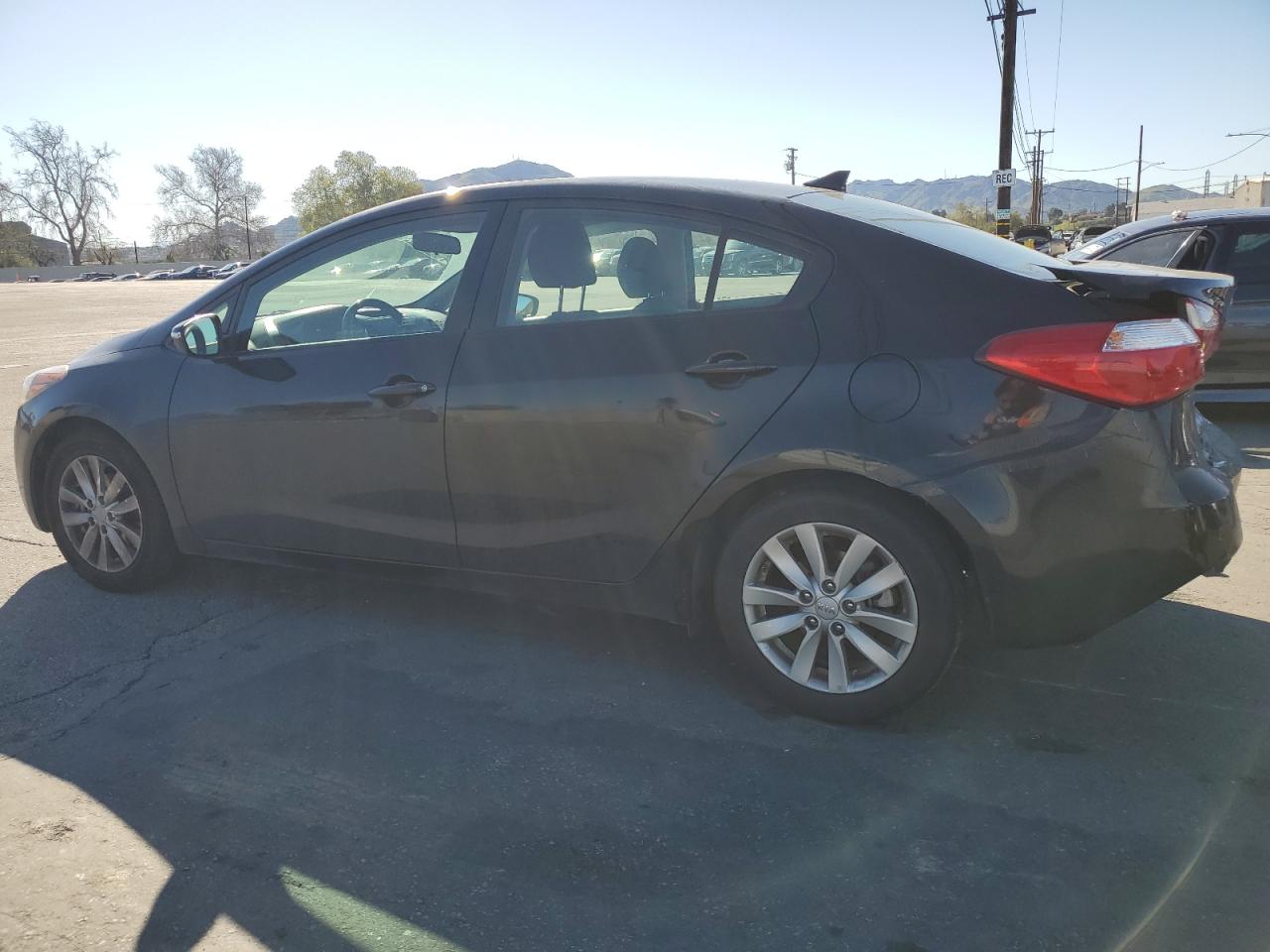 2016 Kia Forte - Image 2