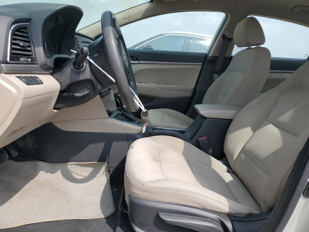2017 Hyundai Elantra - Image 7