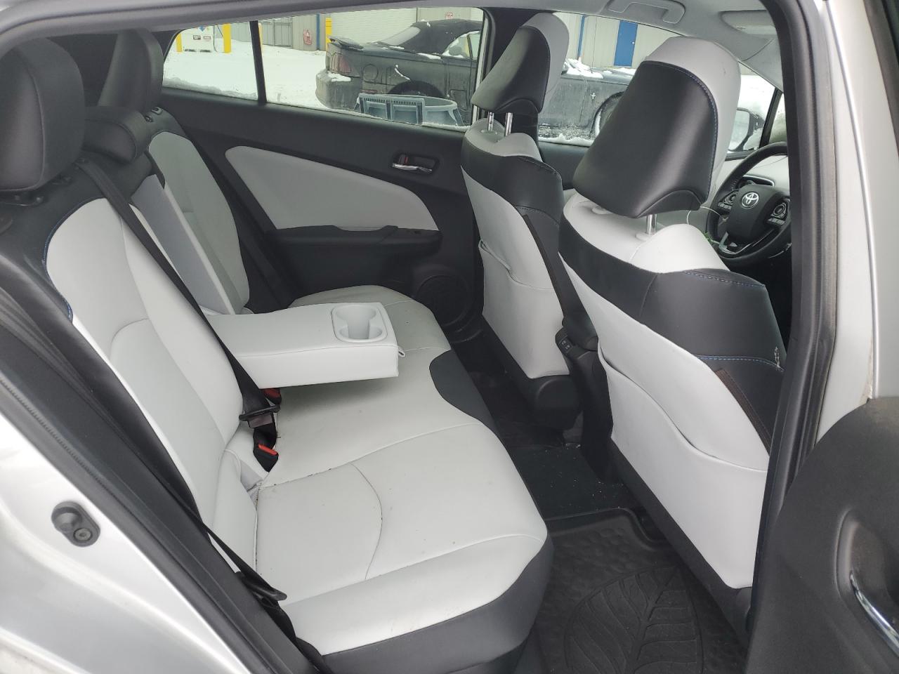 2019 Toyota Prius - Image 10