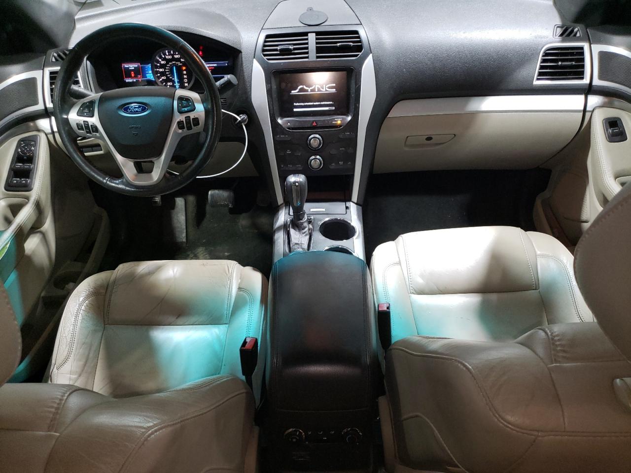 2014 Ford Explorer - Image 8