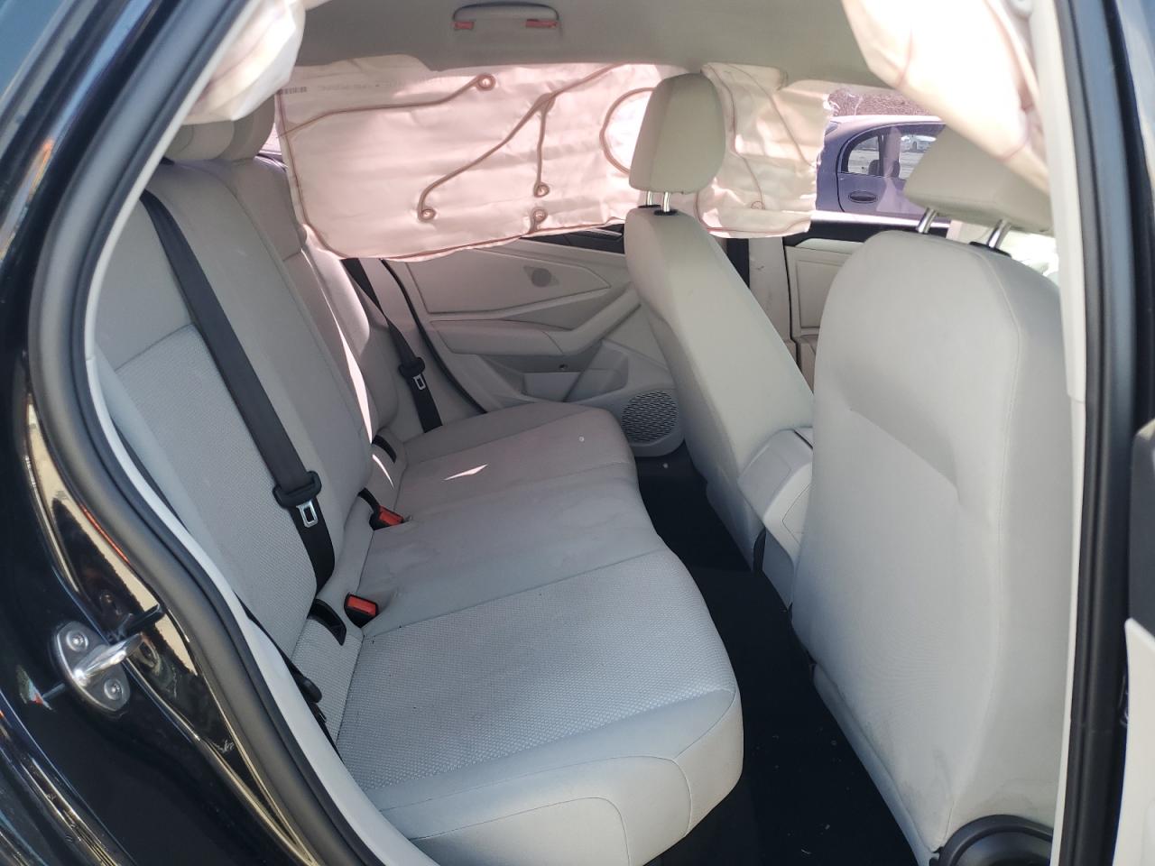 2021 Volkswagen Jetta - Image 10