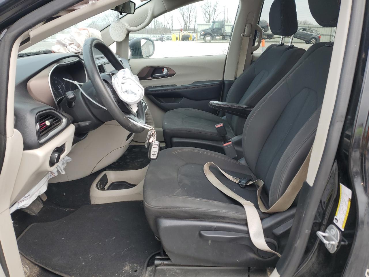 2018 Chrysler Pacifica - Image 7