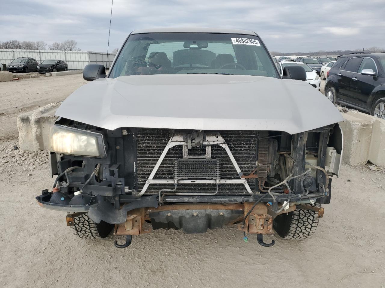 2004 Chevrolet Silverado - Image 5
