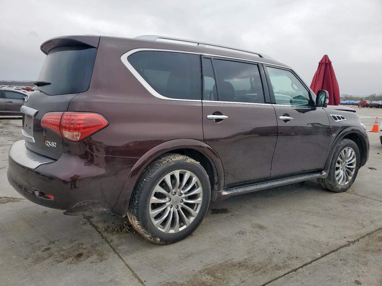 2017 Infiniti QX80 - Image 3