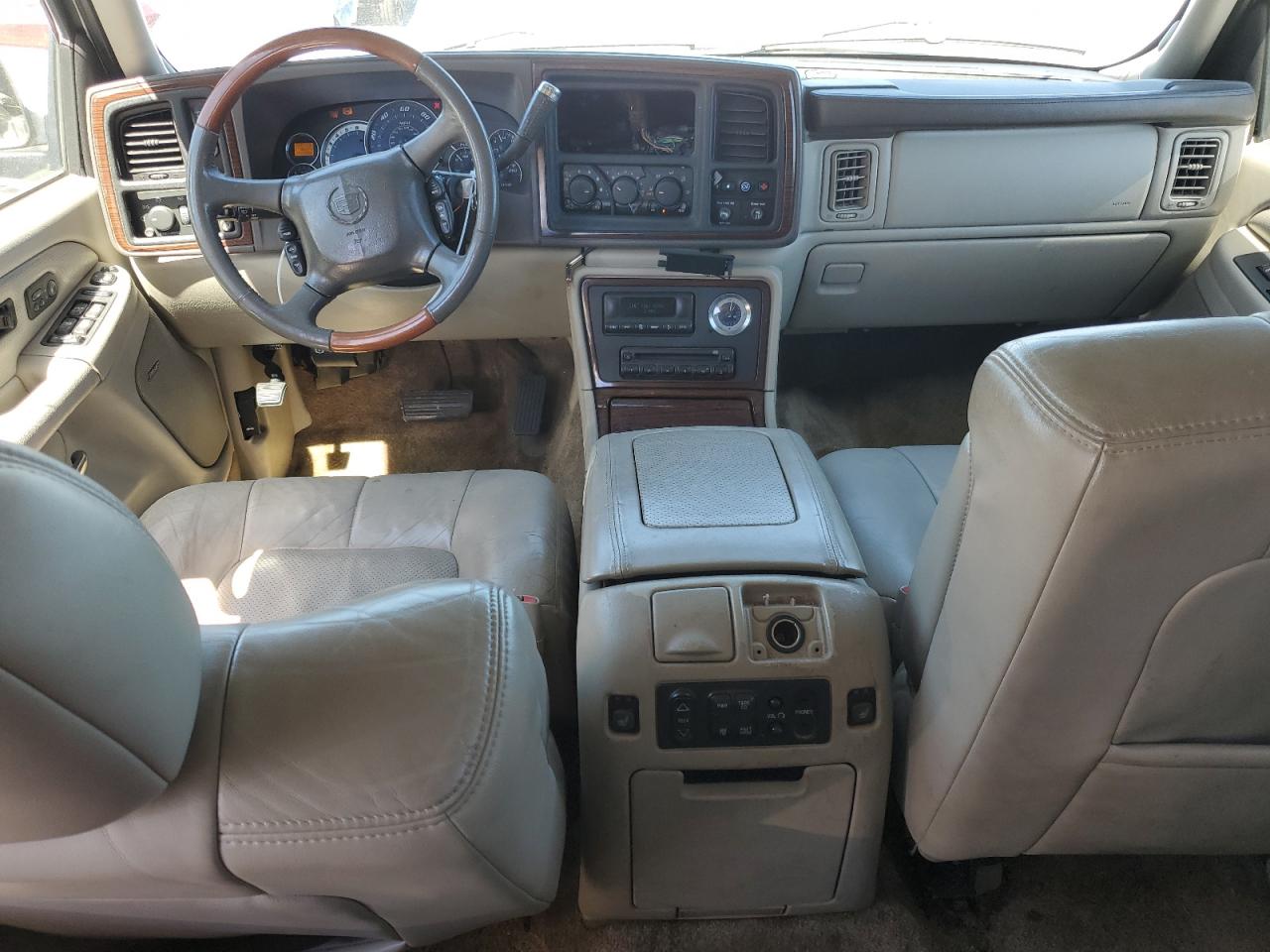 2002 Cadillac Escalade - Image 8