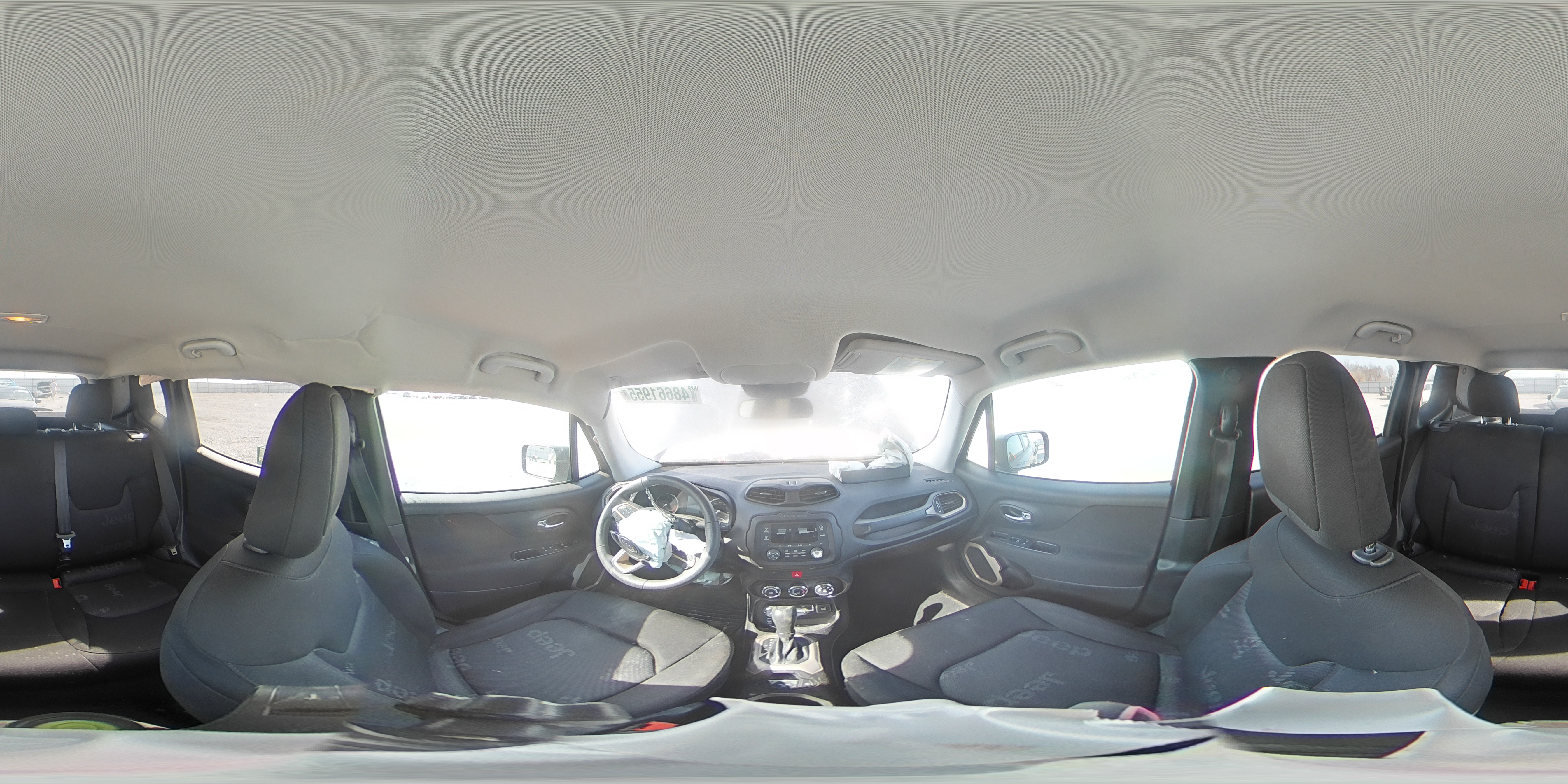 2017 Jeep Renegade - Image 13