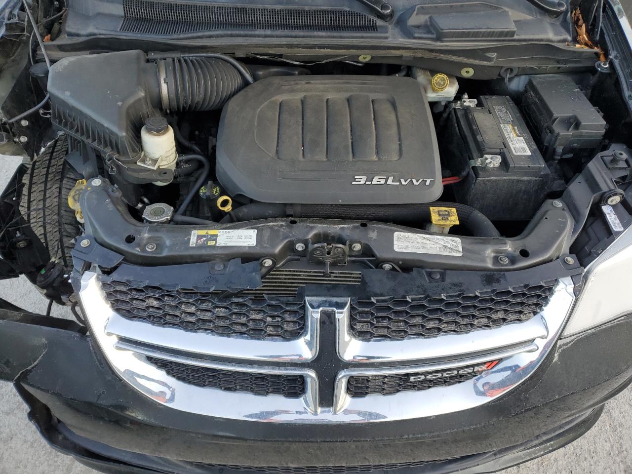 2017 Dodge Caravan - Image 12