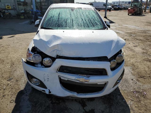 Хэтчбеки CHEVROLET SONIC 2015 Белый