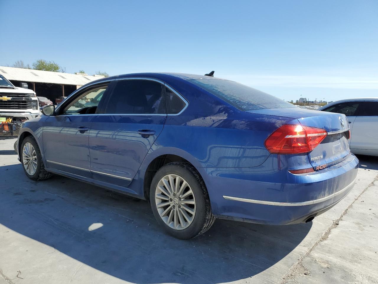 2016 Volkswagen Passat - Image 2