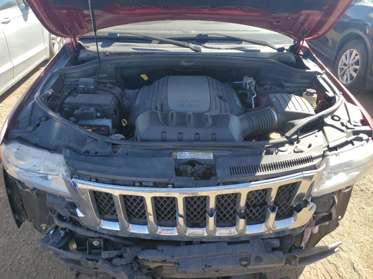 2012 Jeep Grand Cherokee - Image 13