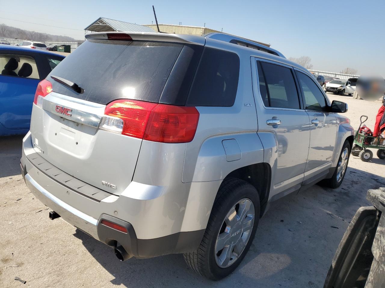 2015 GMC Terrain - Image 3