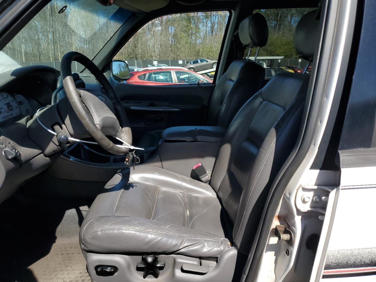 2001 Ford Explorer - Image 7