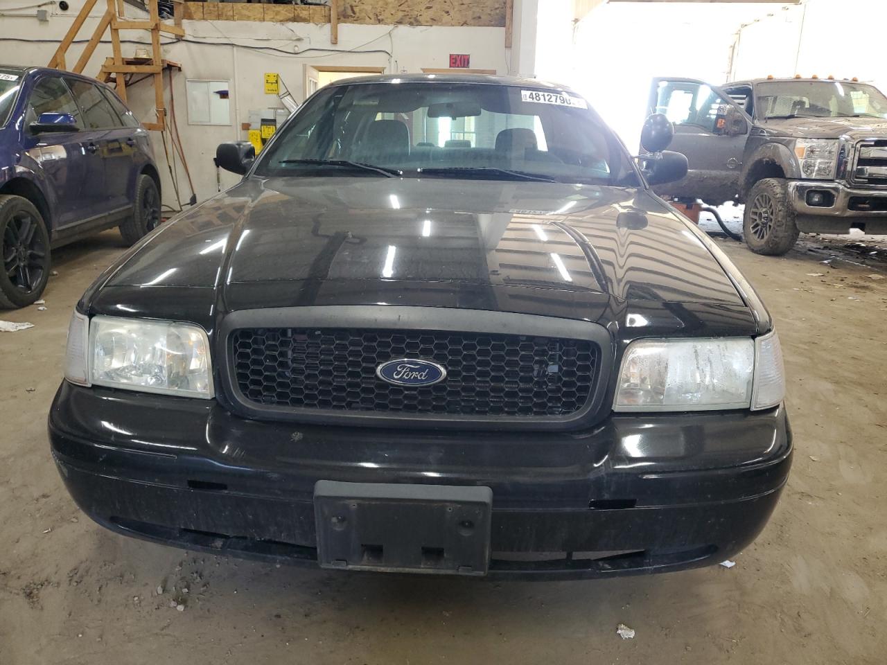 2010 Ford Crown Victoria - Image 5