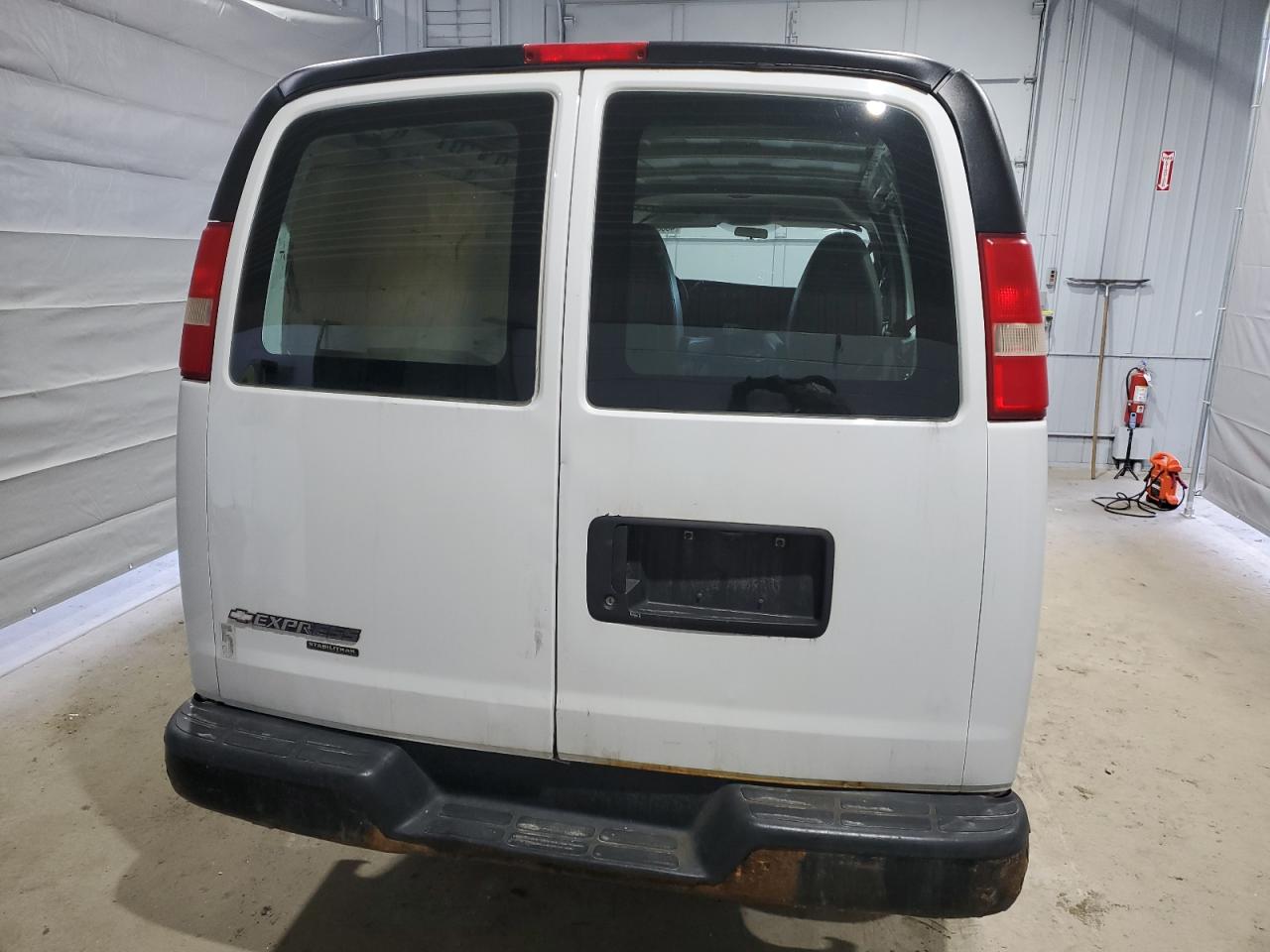 2013 Chevrolet Express - Image 6