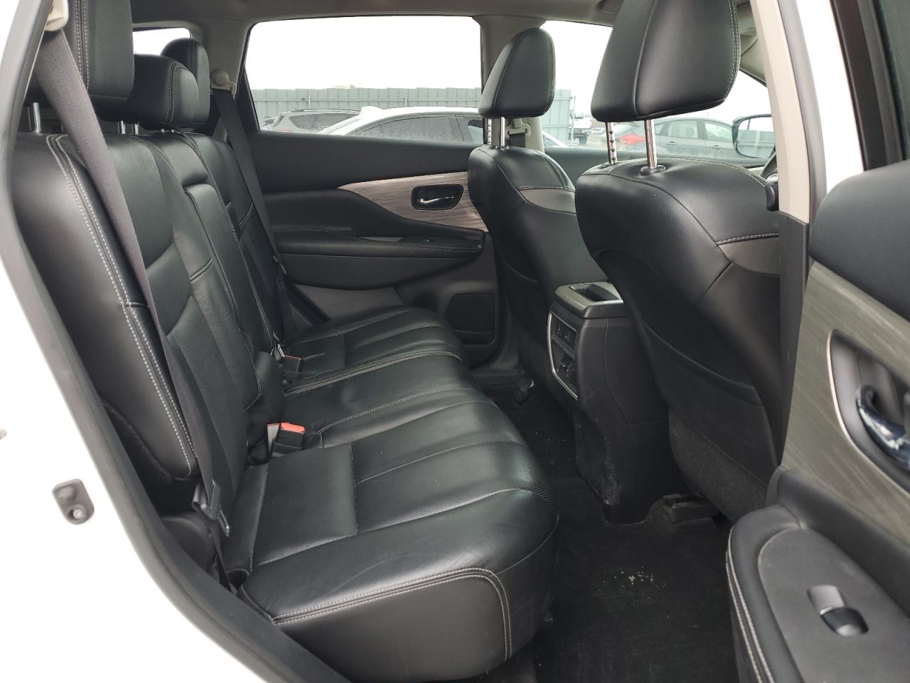 2015 Nissan Murano - Image 11