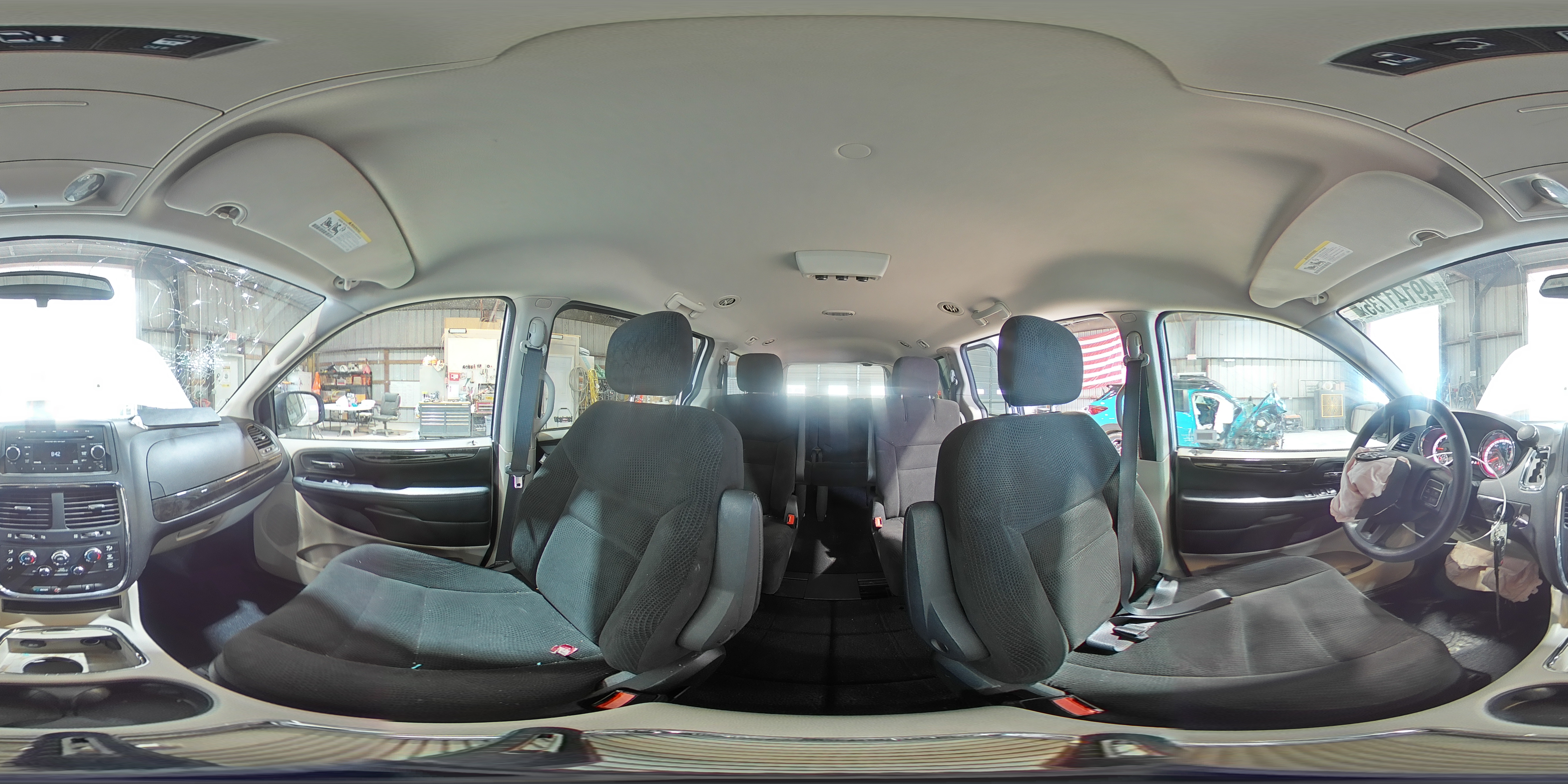 2016 Dodge Caravan - Image 14
