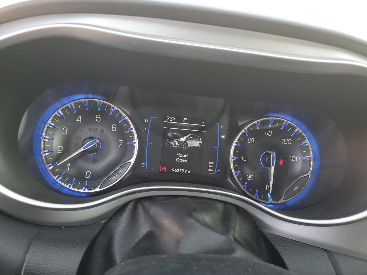2018 Chrysler Pacifica - Image 9