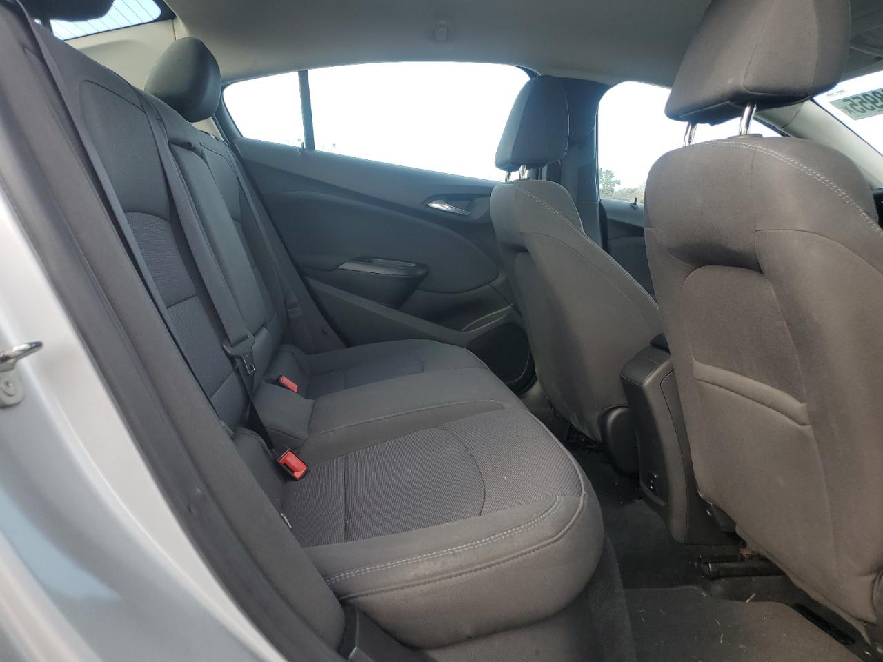 2018 Chevrolet Cruze - Image 10