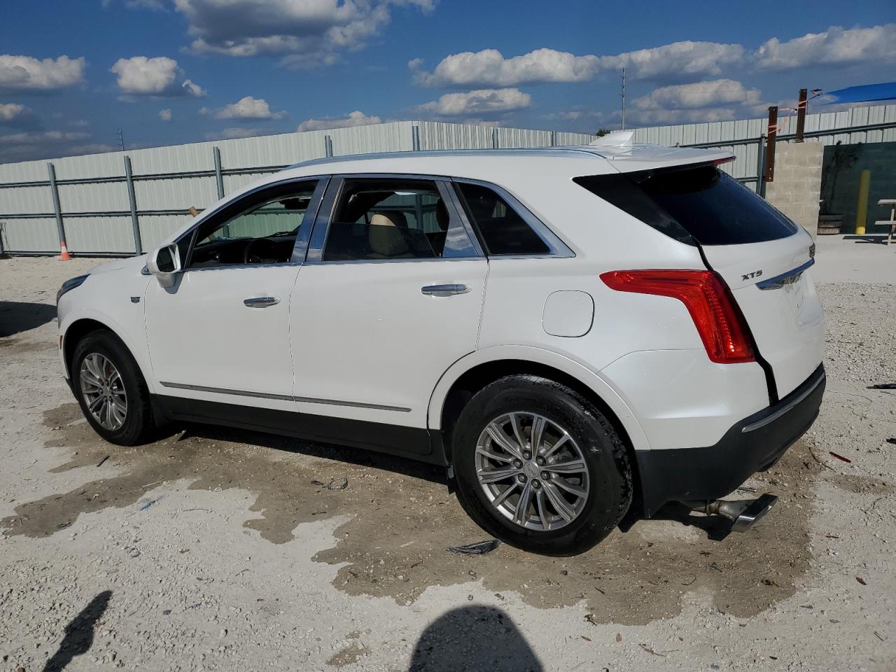 2018 Cadillac XT5 - Image 2