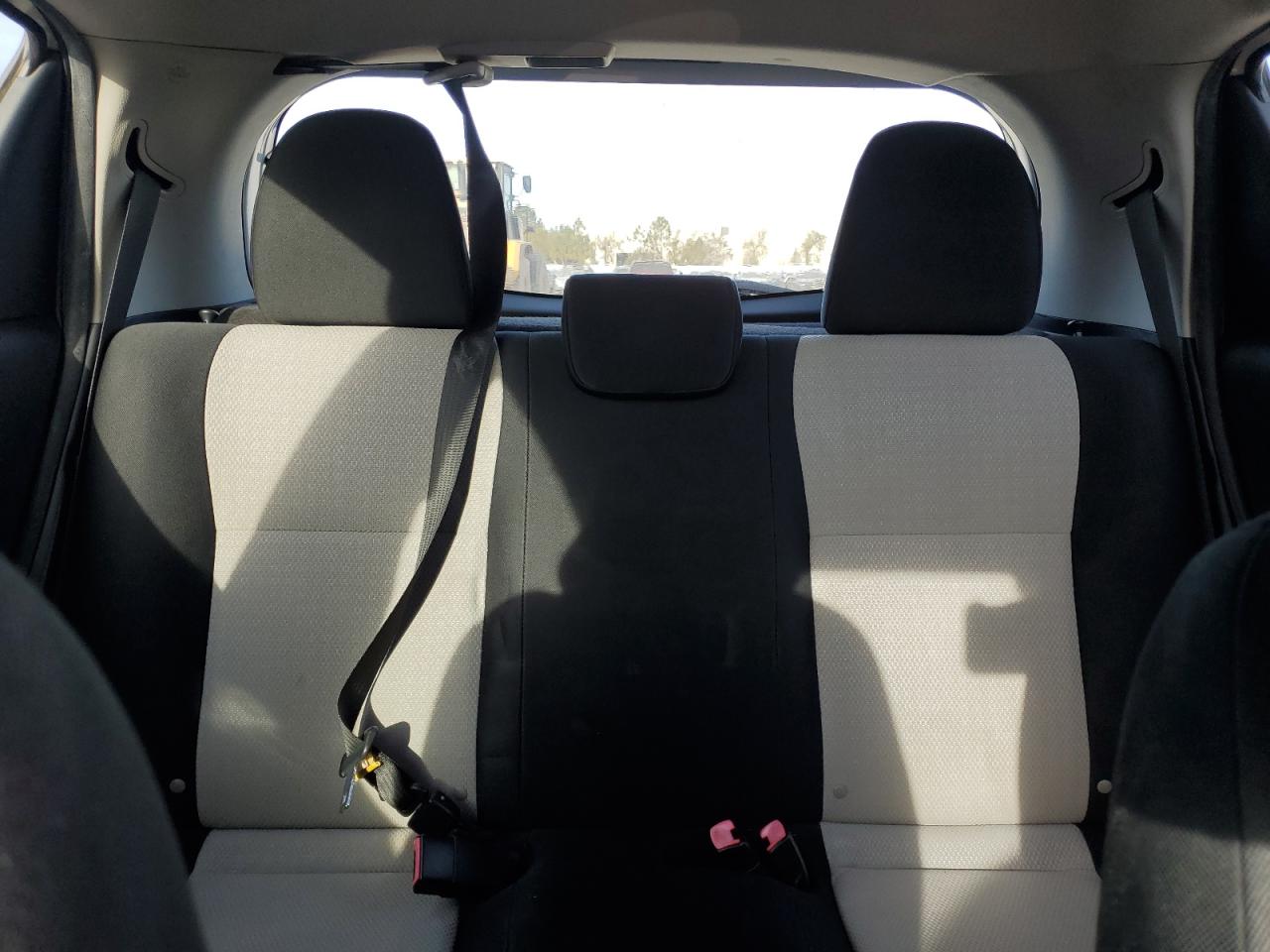 2012 Toyota Yaris - Image 10